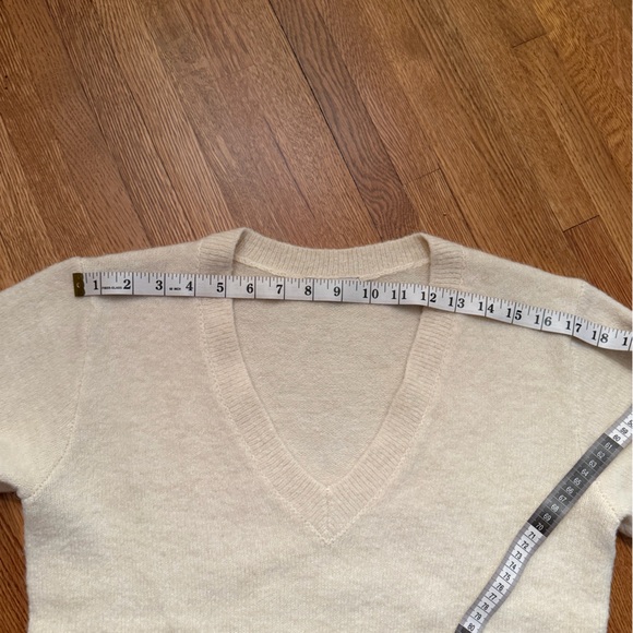 AYR Cutie BB V-Neck Cream Sweater - Picture 7 of 8